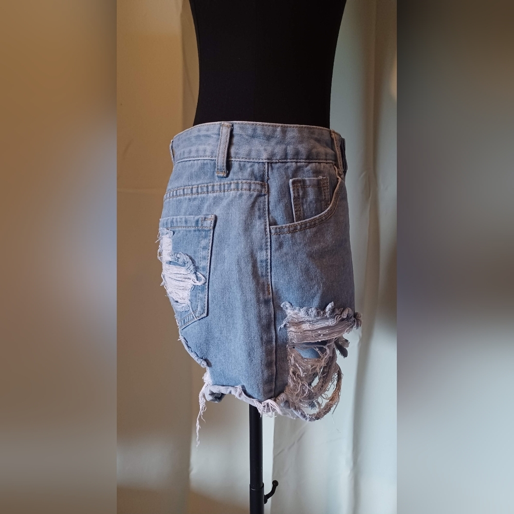 🍒 Shein Distressed Tattered Blue Denim Jean Shorts - Picture 5 of 6